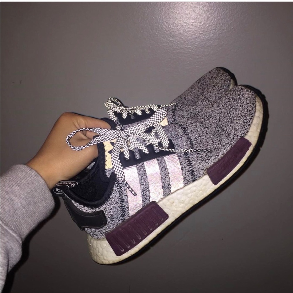 Nmd r1 burgundy grey (exclusives)